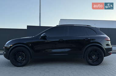 Внедорожник / Кроссовер Porsche Cayenne 2012 в 