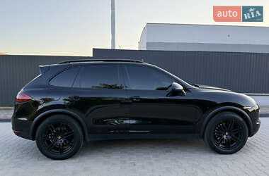Внедорожник / Кроссовер Porsche Cayenne 2012 в 