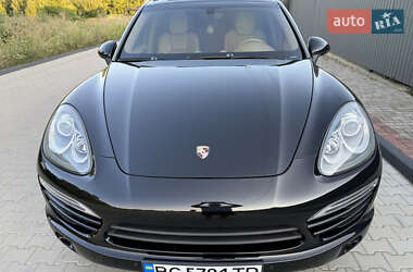 Внедорожник / Кроссовер Porsche Cayenne 2012 в 
