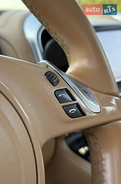 Внедорожник / Кроссовер Porsche Cayenne 2012 в 