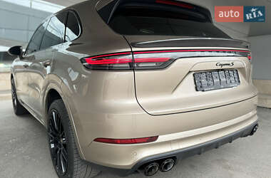Позашляховик / Кросовер Porsche Cayenne 2018 в 