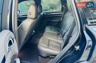 Внедорожник / Кроссовер Porsche Cayenne 2015 в 