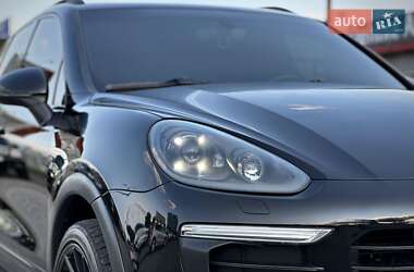 Внедорожник / Кроссовер Porsche Cayenne 2017 в 