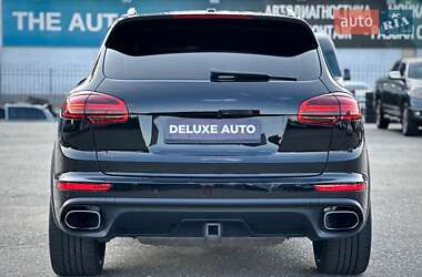 Внедорожник / Кроссовер Porsche Cayenne 2017 в 