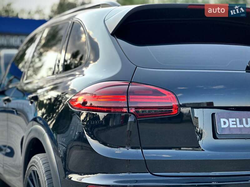 Позашляховик / Кросовер Porsche Cayenne 2017 в Києві