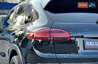 Внедорожник / Кроссовер Porsche Cayenne 2017 в 