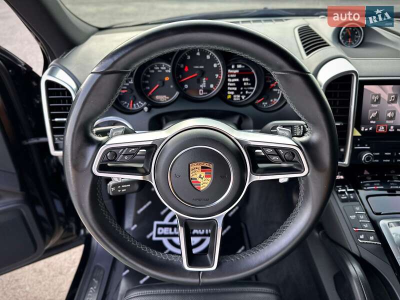 Позашляховик / Кросовер Porsche Cayenne 2017 в Києві