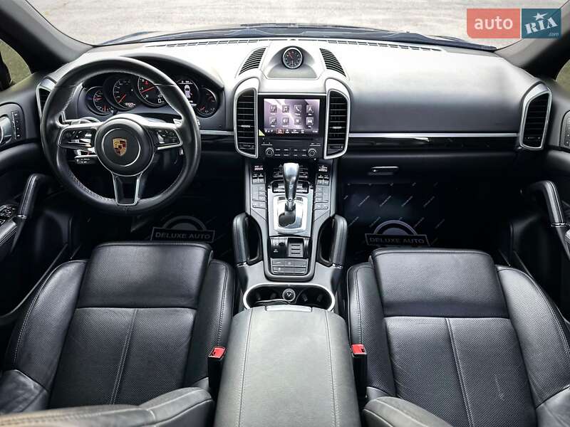 Позашляховик / Кросовер Porsche Cayenne 2017 в Києві