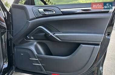 Внедорожник / Кроссовер Porsche Cayenne 2017 в 