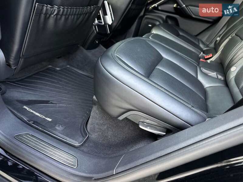 Позашляховик / Кросовер Porsche Cayenne 2017 в Києві