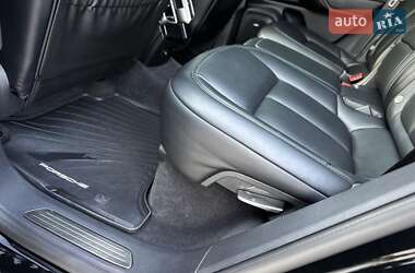 Внедорожник / Кроссовер Porsche Cayenne 2017 в 