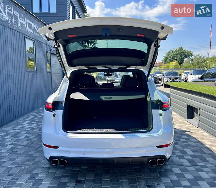 Внедорожник / Кроссовер Porsche Cayenne 2018 в Киеве