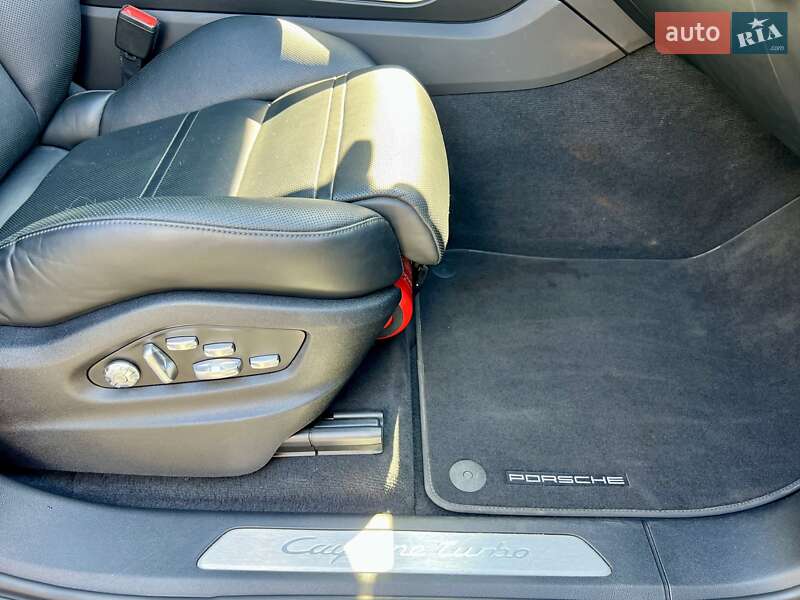 Внедорожник / Кроссовер Porsche Cayenne 2018 в Киеве