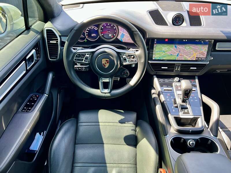 Внедорожник / Кроссовер Porsche Cayenne 2018 в Киеве