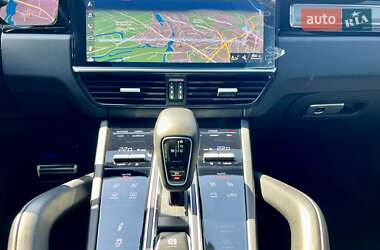 Внедорожник / Кроссовер Porsche Cayenne 2018 в 