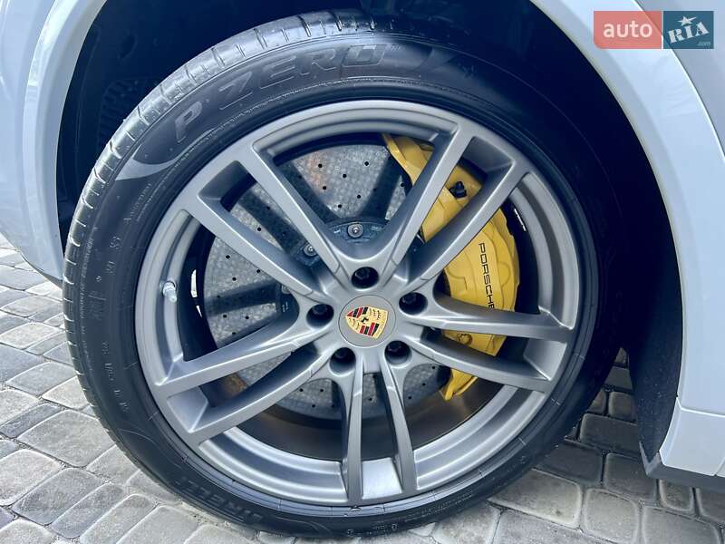 Внедорожник / Кроссовер Porsche Cayenne 2018 в Киеве