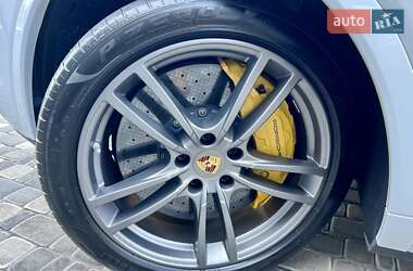 Внедорожник / Кроссовер Porsche Cayenne 2018 в 