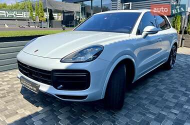 Внедорожник / Кроссовер Porsche Cayenne 2018 в 