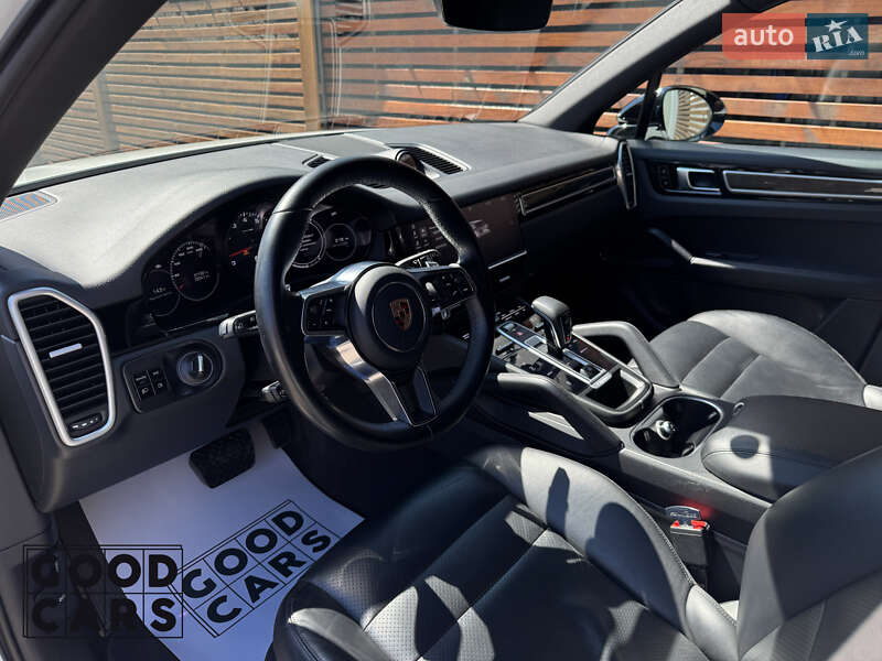 Позашляховик / Кросовер Porsche Cayenne 2018 в Одесі