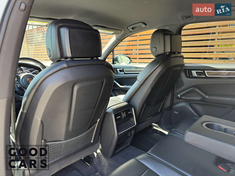 Позашляховик / Кросовер Porsche Cayenne 2018 в Одесі