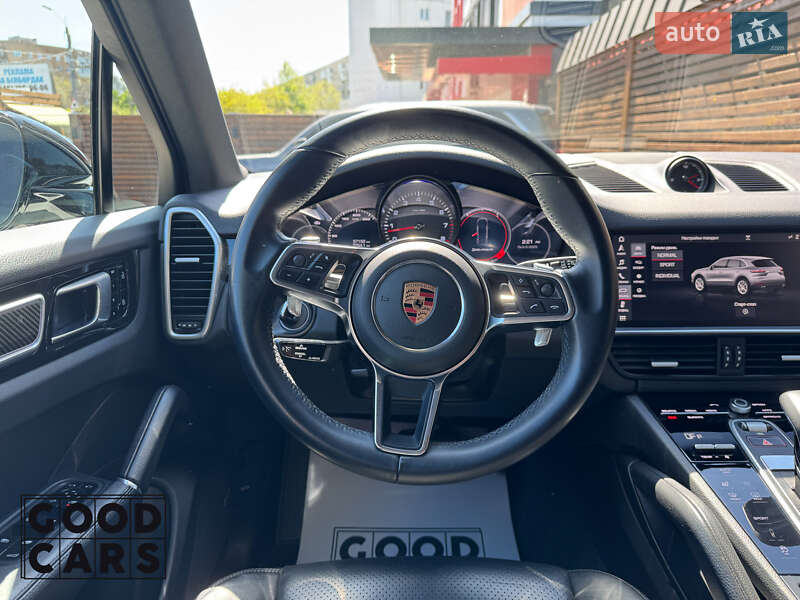 Позашляховик / Кросовер Porsche Cayenne 2018 в Одесі