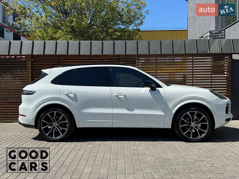 Позашляховик / Кросовер Porsche Cayenne 2018 в Одесі