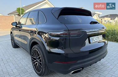 Внедорожник / Кроссовер Porsche Cayenne 2019 в 