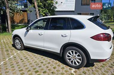 Внедорожник / Кроссовер Porsche Cayenne 2012 в 