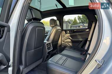 Внедорожник / Кроссовер Porsche Cayenne 2020 в 