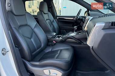 Позашляховик / Кросовер Porsche Cayenne 2014 в 