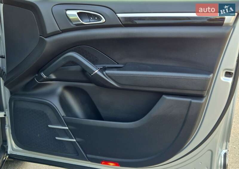Внедорожник / Кроссовер Porsche Cayenne 2013 в Харькове