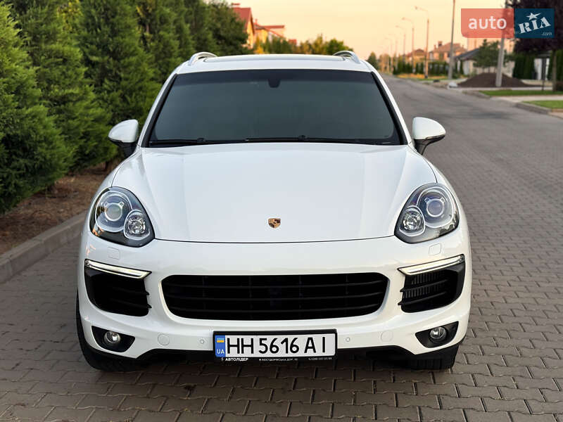 Позашляховик / Кросовер Porsche Cayenne 2016 в Одесі