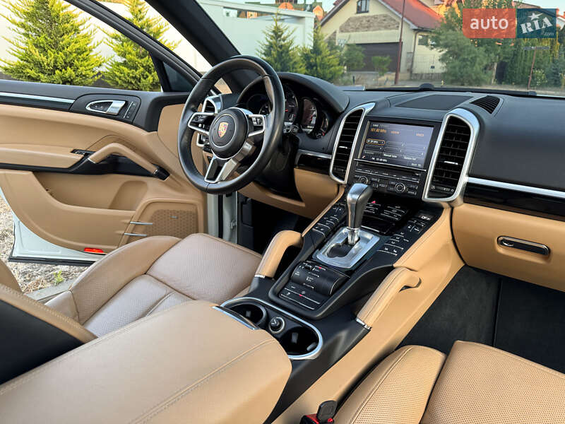 Позашляховик / Кросовер Porsche Cayenne 2016 в Одесі