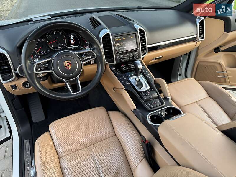 Позашляховик / Кросовер Porsche Cayenne 2016 в Одесі