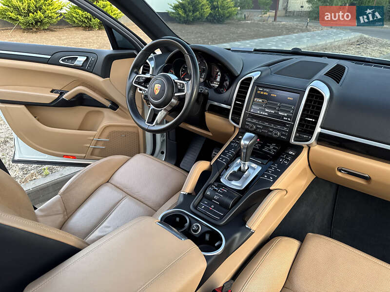 Позашляховик / Кросовер Porsche Cayenne 2016 в Одесі
