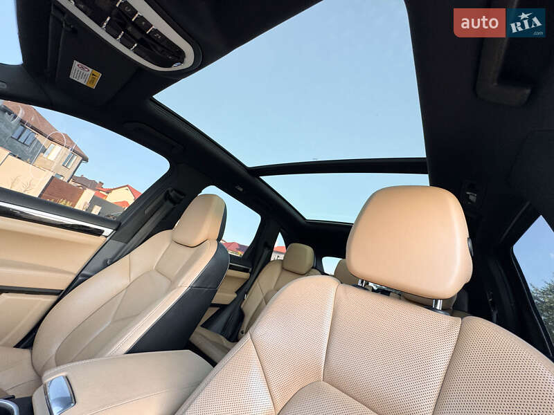 Позашляховик / Кросовер Porsche Cayenne 2016 в Одесі