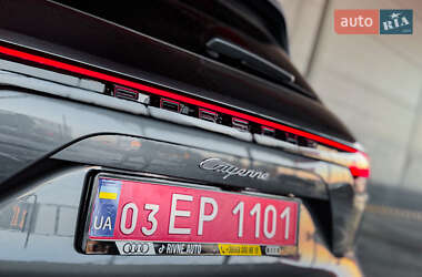 Внедорожник / Кроссовер Porsche Cayenne 2021 в 