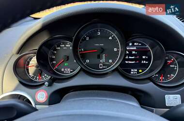 Внедорожник / Кроссовер Porsche Cayenne 2013 в 