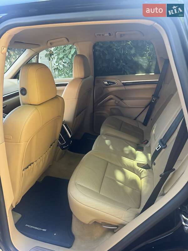 Позашляховик / Кросовер Porsche Cayenne 2013 в Одесі
