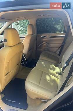 Внедорожник / Кроссовер Porsche Cayenne 2013 в 