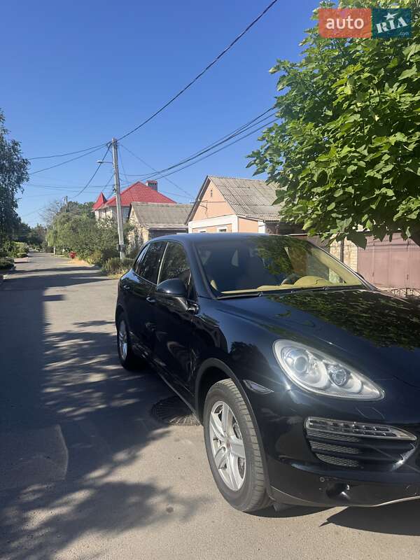 Внедорожник / Кроссовер Porsche Cayenne 2013 в 