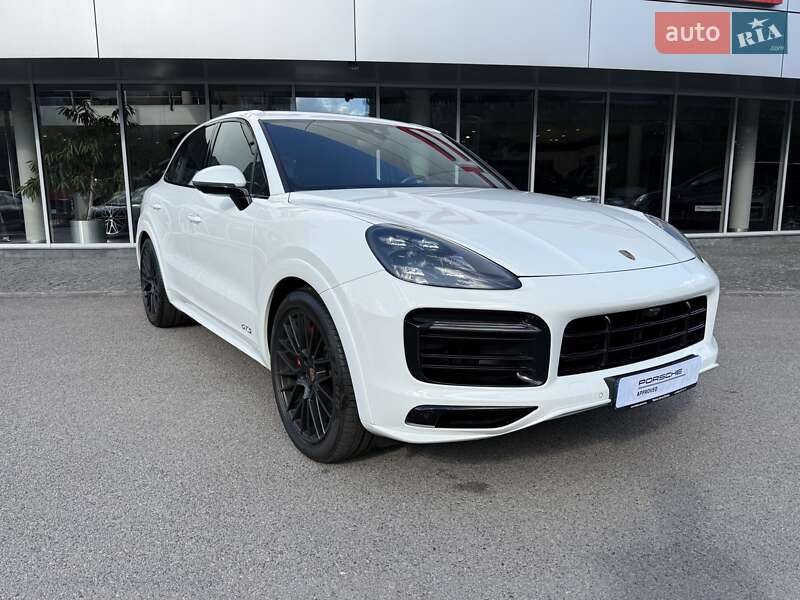Porsche Cayenne 2021