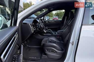 Внедорожник / Кроссовер Porsche Cayenne 2021 в 