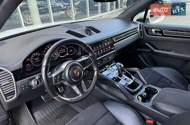 Внедорожник / Кроссовер Porsche Cayenne 2021 в 