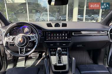 Внедорожник / Кроссовер Porsche Cayenne 2021 в 