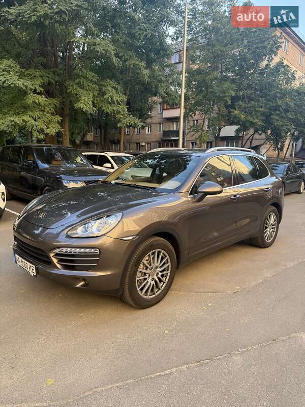 Позашляховик / Кросовер Porsche Cayenne 2013 в Києві