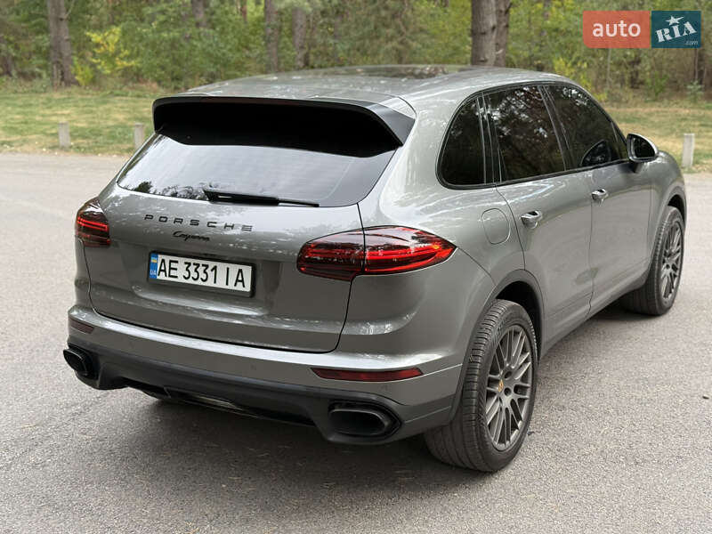 Внедорожник / Кроссовер Porsche Cayenne 2015 в Новомосковске