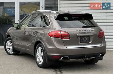 Позашляховик / Кросовер Porsche Cayenne 2012 в 