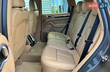 Позашляховик / Кросовер Porsche Cayenne 2012 в 