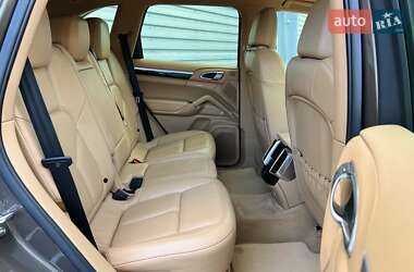Позашляховик / Кросовер Porsche Cayenne 2012 в 